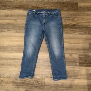 GAP Vintage Slim Mid Rise Mid Thigh Cropped Jeans Women's 33x16R Raw Hem